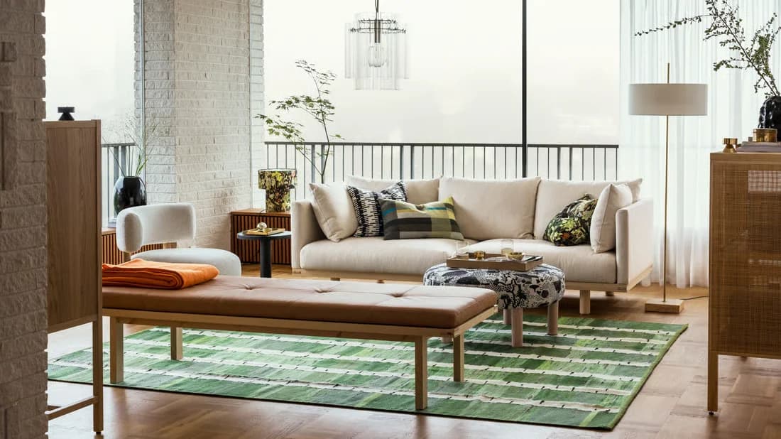 Lifestyle image — full room